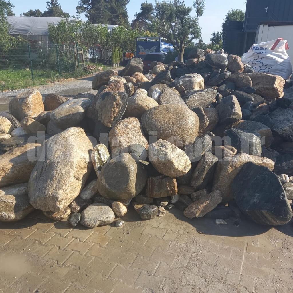 Dere Kayası görsel 1